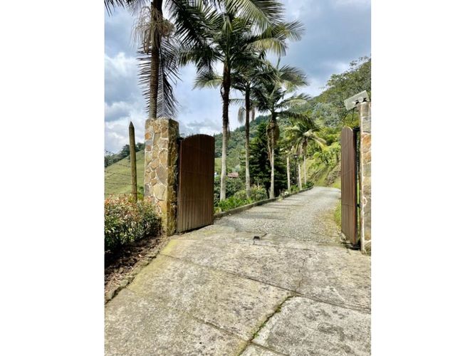 Casa de 4 alcobas en venta en Loma Del Escobero, Envigado, 525 m² · foto 5 de 24