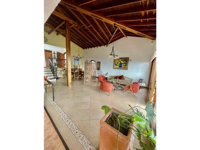 Casa de 4 alcobas en venta en Loma Del Escobero, Envigado, 525 m² · foto 8 de 24