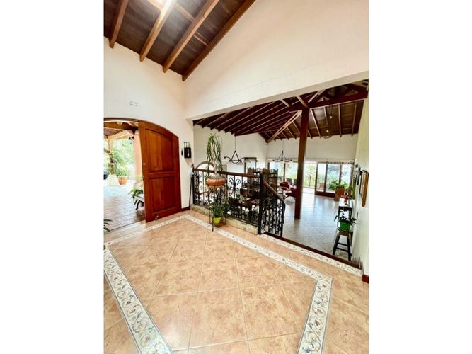 Casa de 4 alcobas en venta en Loma Del Escobero, Envigado, 525 m² · foto 10 de 24