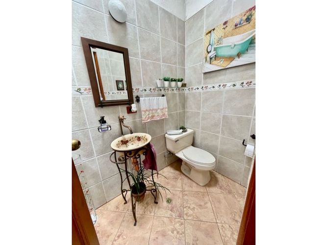 Casa de 4 alcobas en venta en Loma Del Escobero, Envigado, 525 m² · foto 12 de 24