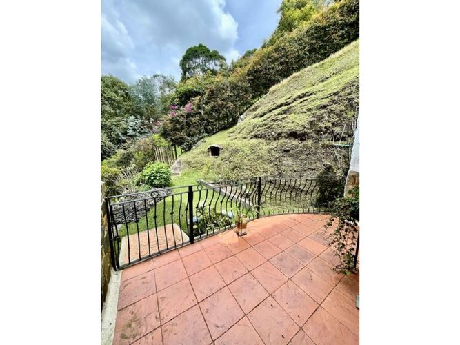 Casa de 4 alcobas en venta en Loma Del Escobero, Envigado, 525 m² · foto 13 de 24