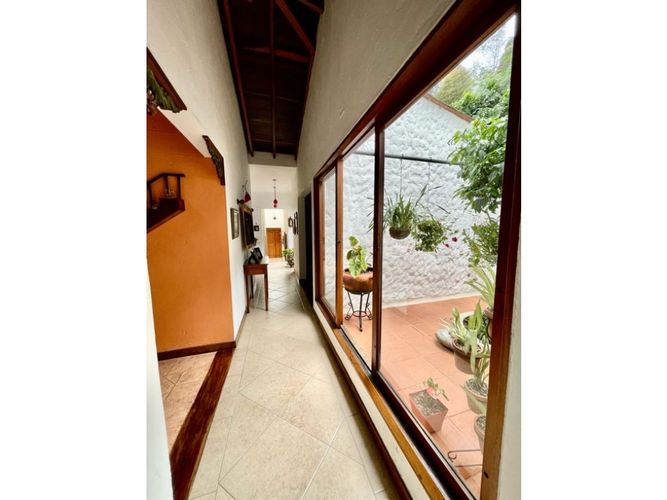 Casa de 4 alcobas en venta en Loma Del Escobero, Envigado, 525 m² · foto 16 de 24