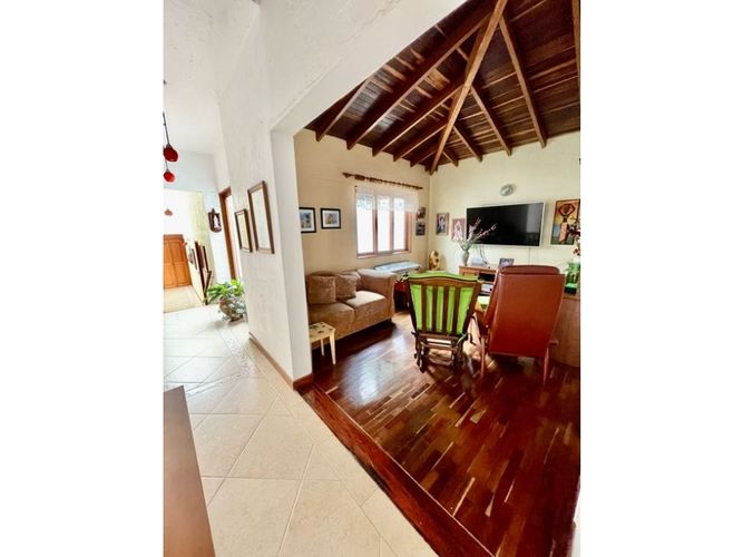 Casa de 4 alcobas en venta en Loma Del Escobero, Envigado, 525 m² · foto 18 de 24