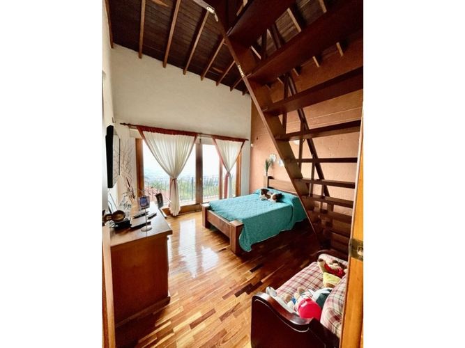 Casa de 4 alcobas en venta en Loma Del Escobero, Envigado, 525 m² · foto 19 de 24