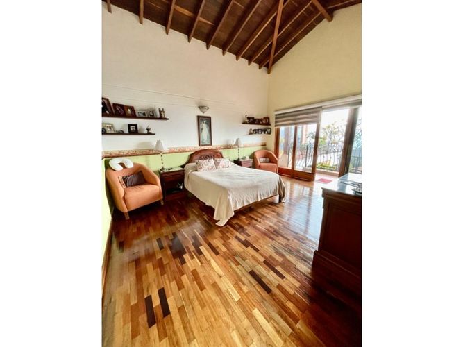 Casa de 4 alcobas en venta en Loma Del Escobero, Envigado, 525 m² · foto 20 de 24