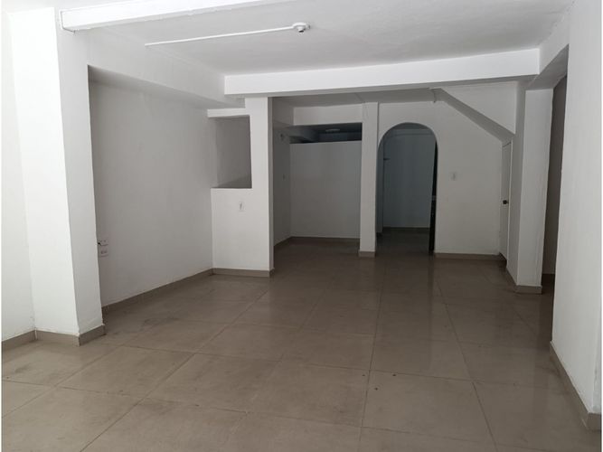 Local en arriendo en Manrique Central, Medellín, 80 m² · foto 3 de 12