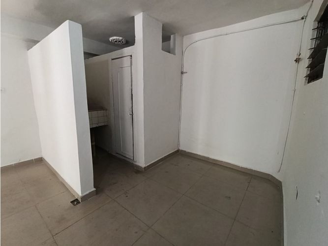 Local en arriendo en Manrique Central, Medellín, 80 m² · foto 9 de 12