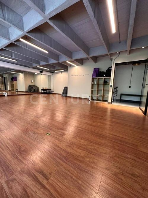 Local en arriendo en Las Lomas, Medellín, 160 m² · foto 2 de 17