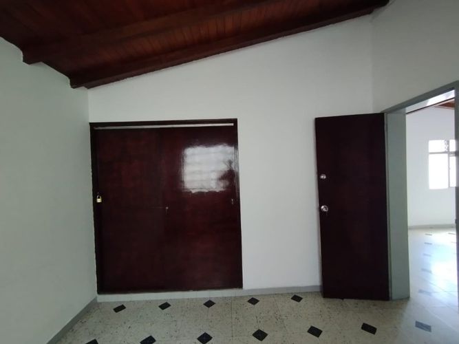 Oficina en arriendo en Lorena, Medellín, 300 m² · foto 2 de 17