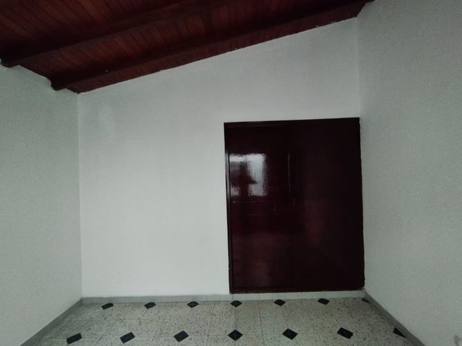 Oficina en arriendo en Lorena, Medellín, 300 m² · foto 3 de 17