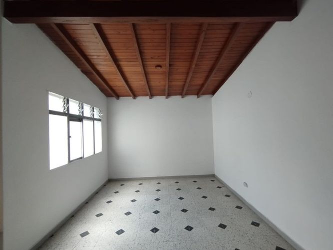 Oficina en arriendo en Lorena, Medellín, 300 m² · foto 7 de 17