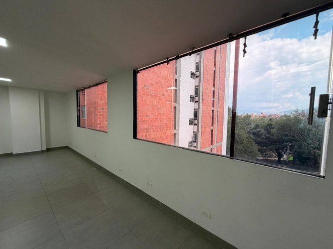 Oficina en arriendo en Suramericana, Medellín, 100 m² · foto 4 de 8