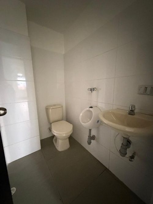 Oficina en arriendo en Suramericana, Medellín, 100 m² · foto 7 de 8