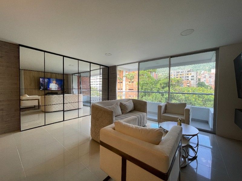 Apartamento en venta en Los Naranjos, Envigado · foto 2 de 19