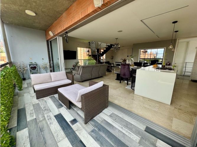 Apartamento de 2 alcobas en venta en El Poblado, Medellín, 207 m² · foto 5 de 24