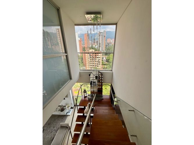 Apartamento de 2 alcobas en venta en El Poblado, Medellín, 207 m² · foto 8 de 24