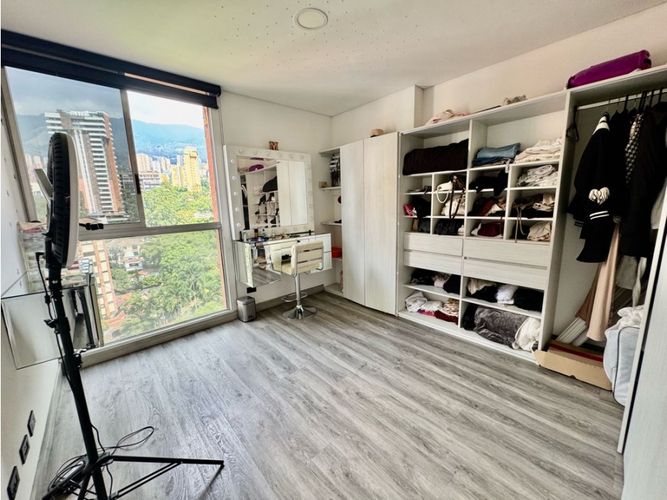 Apartamento de 2 alcobas en venta en El Poblado, Medellín, 207 m² · foto 10 de 24