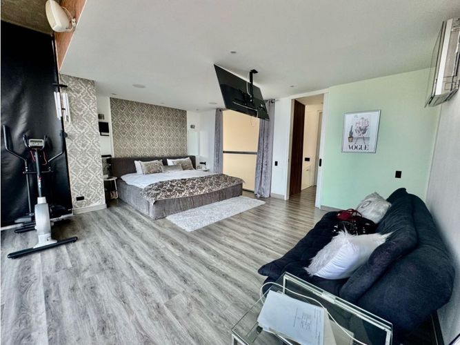 Apartamento de 2 alcobas en venta en El Poblado, Medellín, 207 m² · foto 16 de 24