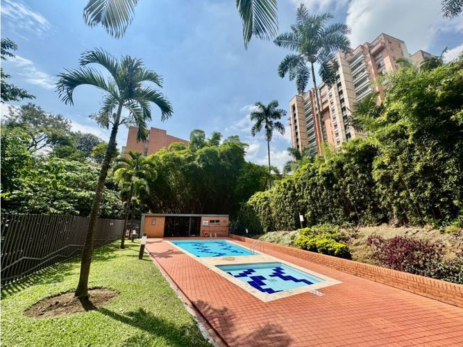 Apartamento de 2 alcobas en venta en El Poblado, Medellín, 207 m² · foto 23 de 24