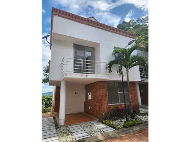Casa de 3 alcobas en venta en Mirolindo, Ibagué, 208 m² · foto 3 de 24