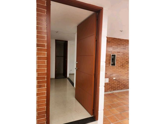 Casa de 3 alcobas en venta en Mirolindo, Ibagué, 208 m² · foto 5 de 24