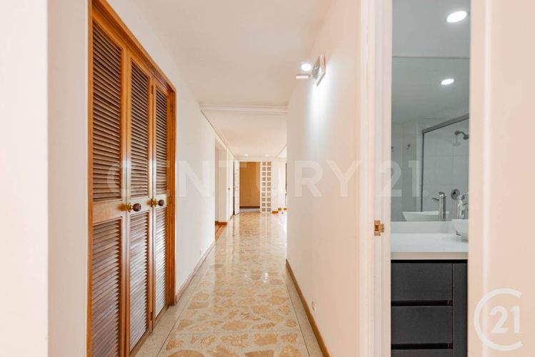 Apartamento de 3 alcobas en venta en Alejandría, Medellín, 197 m² · foto 13 de 20