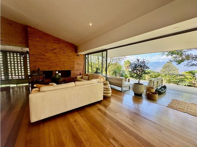 Casa de 2 alcobas en venta en El Poblado, Medellín, 500 m² · foto 4 de 24
