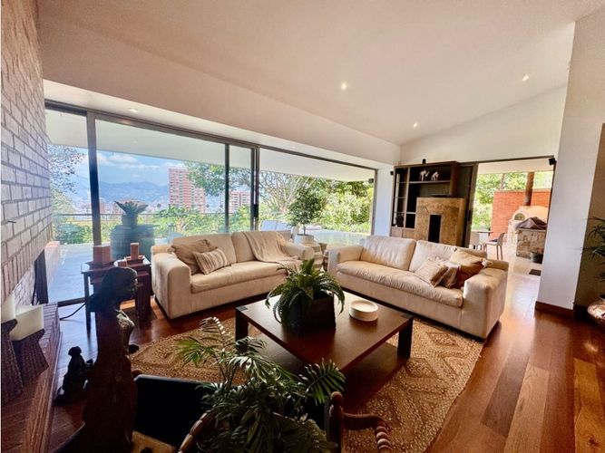 Casa de 2 alcobas en venta en El Poblado, Medellín, 500 m² · foto 5 de 24