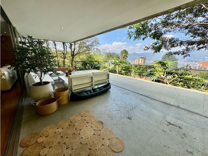 Casa de 2 alcobas en venta en El Poblado, Medellín, 500 m² · foto 8 de 24