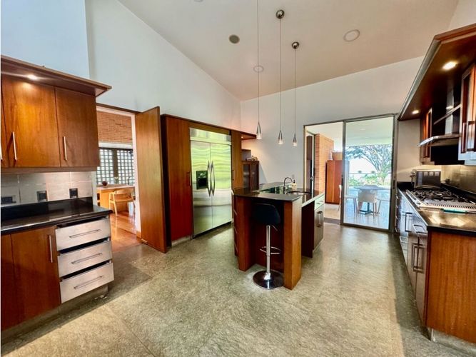 Casa de 2 alcobas en venta en El Poblado, Medellín, 500 m² · foto 9 de 24