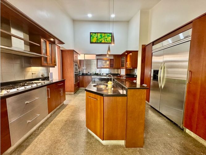 Casa de 2 alcobas en venta en El Poblado, Medellín, 500 m² · foto 10 de 24