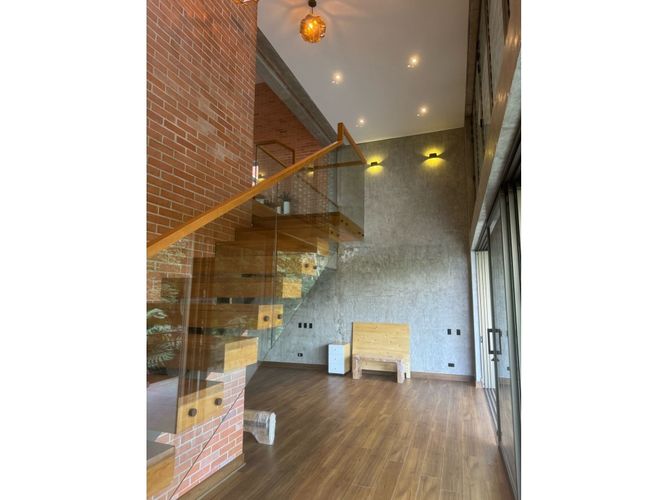Casa de 2 alcobas en venta en El Poblado, Medellín, 500 m² · foto 12 de 24