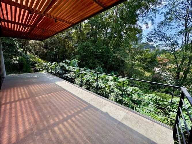 Casa de 2 alcobas en venta en El Poblado, Medellín, 500 m² · foto 16 de 24