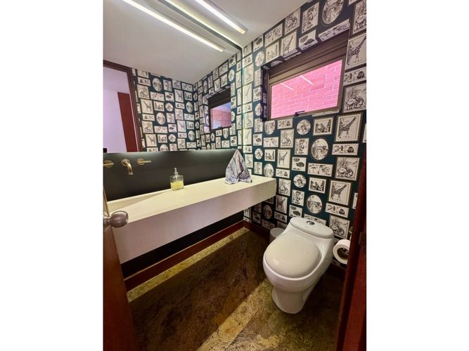 Casa de 2 alcobas en venta en El Poblado, Medellín, 500 m² · foto 17 de 24