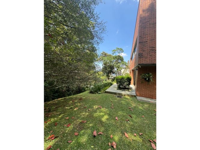 Casa de 2 alcobas en venta en El Poblado, Medellín, 500 m² · foto 21 de 24