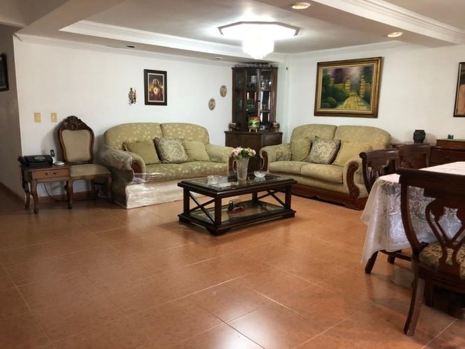 Apartamento de 4 alcobas en venta en Las Acacias, Medellín, 167 m² · foto 2 de 18