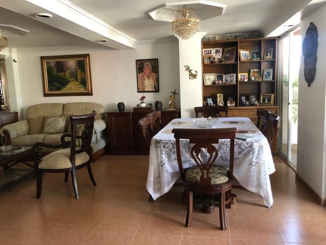 Apartamento de 4 alcobas en venta en Las Acacias, Medellín, 167 m² · foto 3 de 18