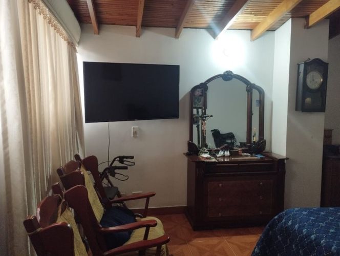 Apartamento de 4 alcobas en venta en Las Acacias, Medellín, 167 m² · foto 8 de 18