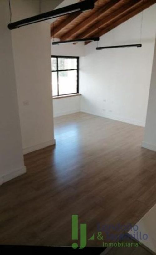 Oficina en venta en Milla De Oro, Medellín, 142 m² · foto 2 de 8