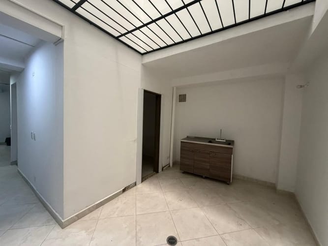 Oficina en arriendo en Florida Nueva, Medellín, 180 m² · foto 4 de 11