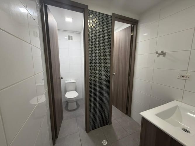 Oficina en arriendo en Florida Nueva, Medellín, 180 m² · foto 9 de 11
