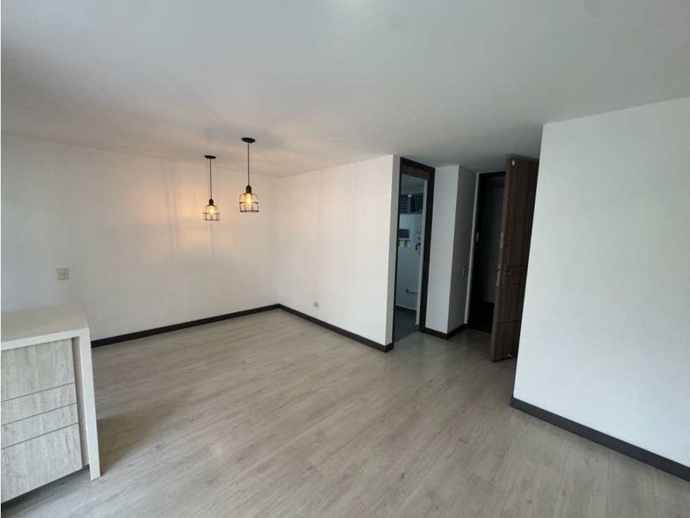 Apartamento en arriendo en Loma De Las Brujas, Envigado · foto 6 de 21