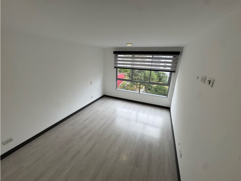 Apartamento en arriendo en Loma De Las Brujas, Envigado · foto 10 de 21