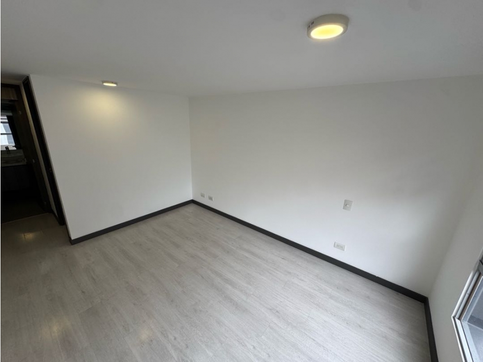 Apartamento en arriendo en Loma De Las Brujas, Envigado · foto 13 de 21