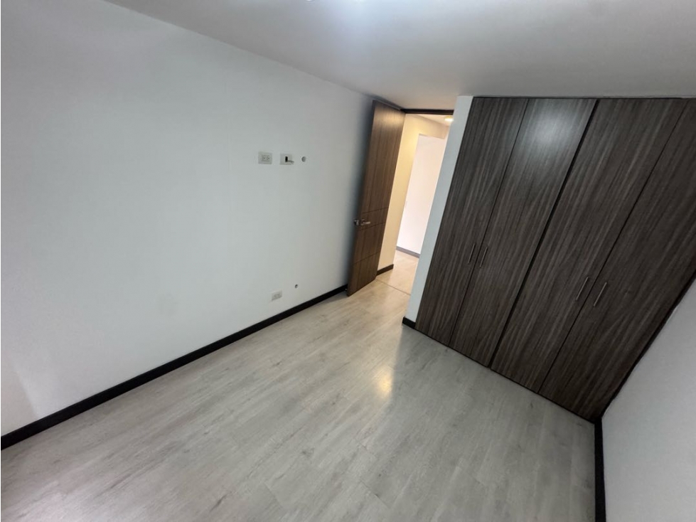 Apartamento en arriendo en Loma De Las Brujas, Envigado · foto 18 de 21