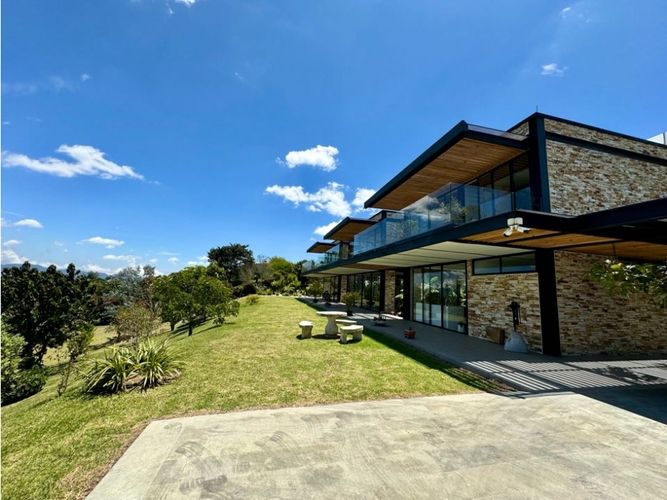 Casa de 3 alcobas en venta en Las Palmas, Envigado, 450 m² · foto 8 de 24