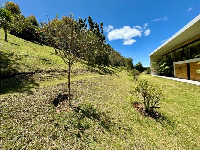 Casa de 3 alcobas en venta en Las Palmas, Envigado, 450 m² · foto 16 de 24