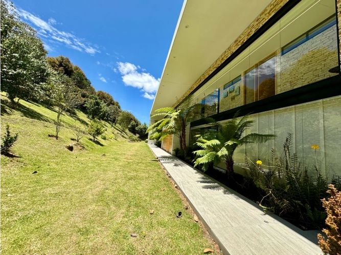 Casa de 3 alcobas en venta en Las Palmas, Envigado, 450 m² · foto 17 de 24