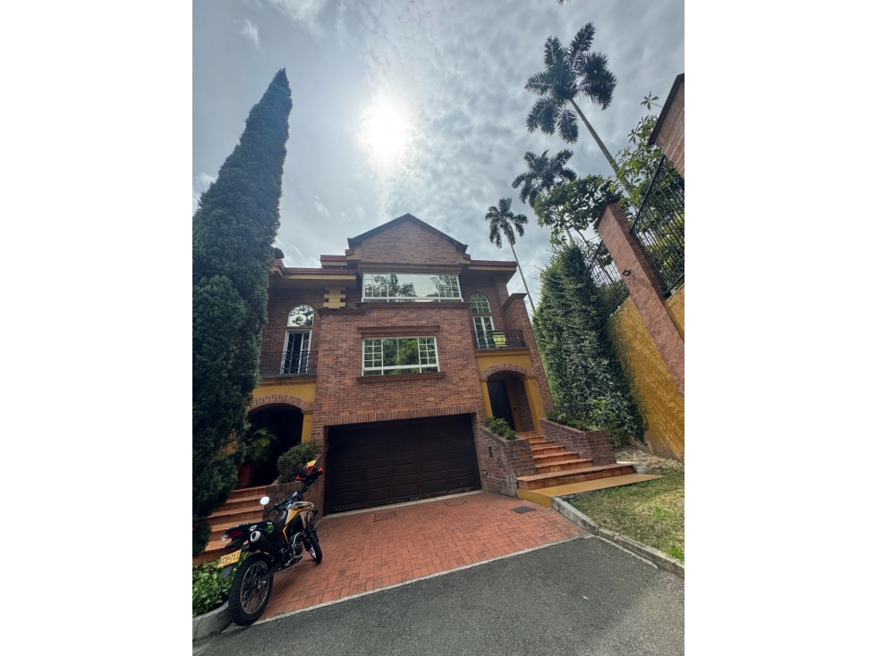 Casa en Arriendo en Loma del Escobero, Envigado en Envigado, de Escala Inmobiliaria