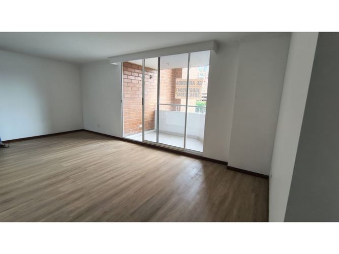 Apartamento de 3 alcobas en arriendo en San Diego, Medellín, 76 m² · foto 3 de 15